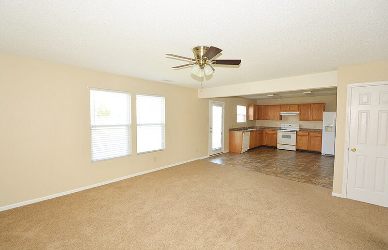 1,805/Mo, 5660 Grassy Bank Dr Indianapolis, IN 46237 Family Room View