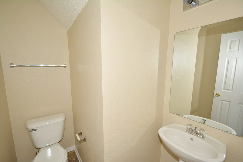 1,805/Mo, 5660 Grassy Bank Dr Indianapolis, IN 46237 Bathroom View