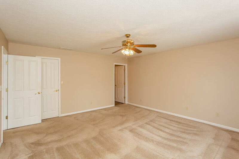 2,540/Mo, 520 Blue Spring Dr Indianapolis, IN 46239 Main Bedroom View 2