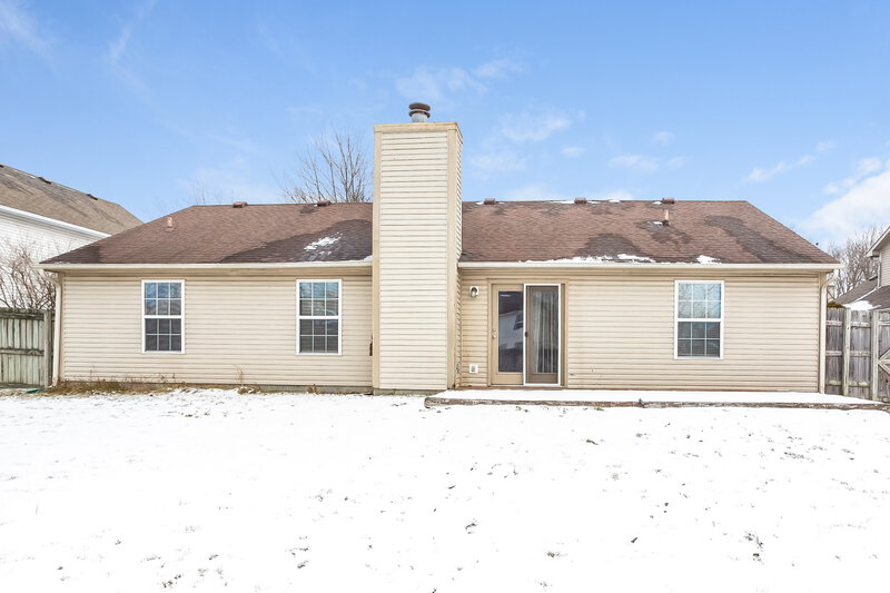 2,540/Mo, 520 Blue Spring Dr Indianapolis, IN 46239 Rear View