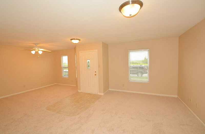 1,450/Mo, 927 Brookshire Dr Franklin, IN 46131 Living Room View
