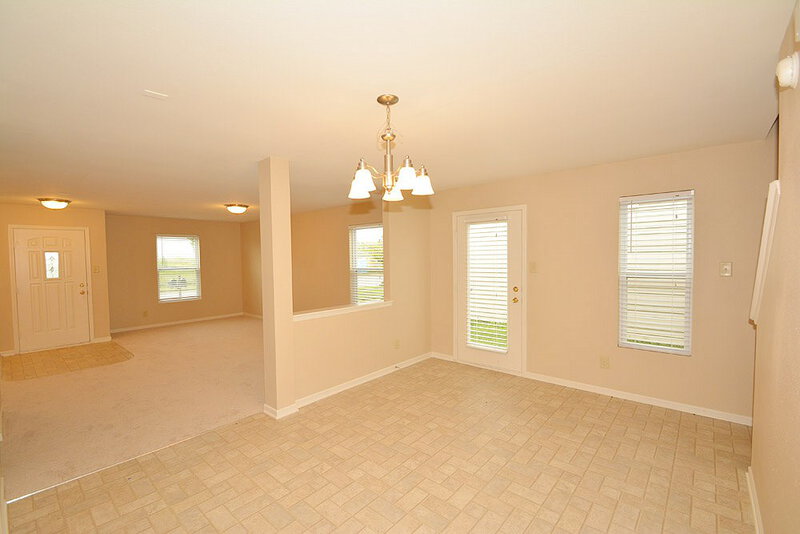 1,450/Mo, 927 Brookshire Dr Franklin, IN 46131 Breakfast Area View 2