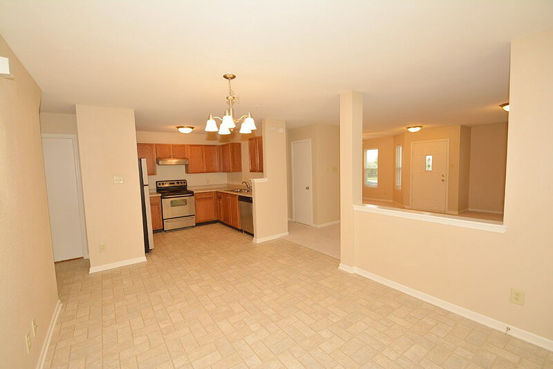 1,450/Mo, 927 Brookshire Dr Franklin, IN 46131 Breakfast Area View 3