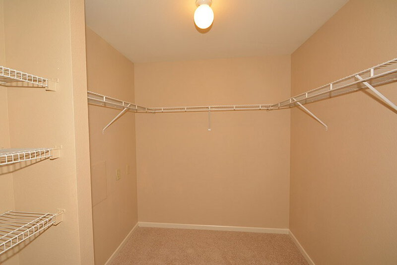 1,450/Mo, 927 Brookshire Dr Franklin, IN 46131 Master Closet View
