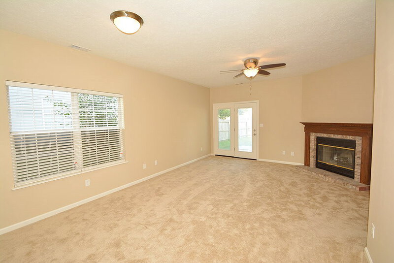 1,450/Mo, 7510 Dry Branch Ct Indianapolis, IN 46236 Great Room View