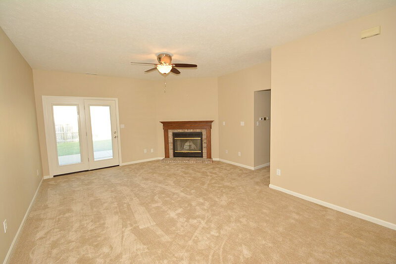 1,450/Mo, 7510 Dry Branch Ct Indianapolis, IN 46236 Great Room View 2