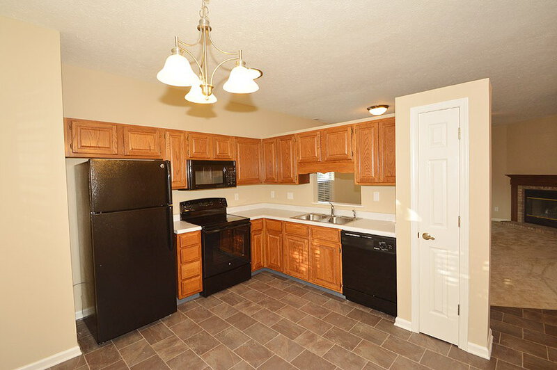 1,450/Mo, 7510 Dry Branch Ct Indianapolis, IN 46236 Kitchen View