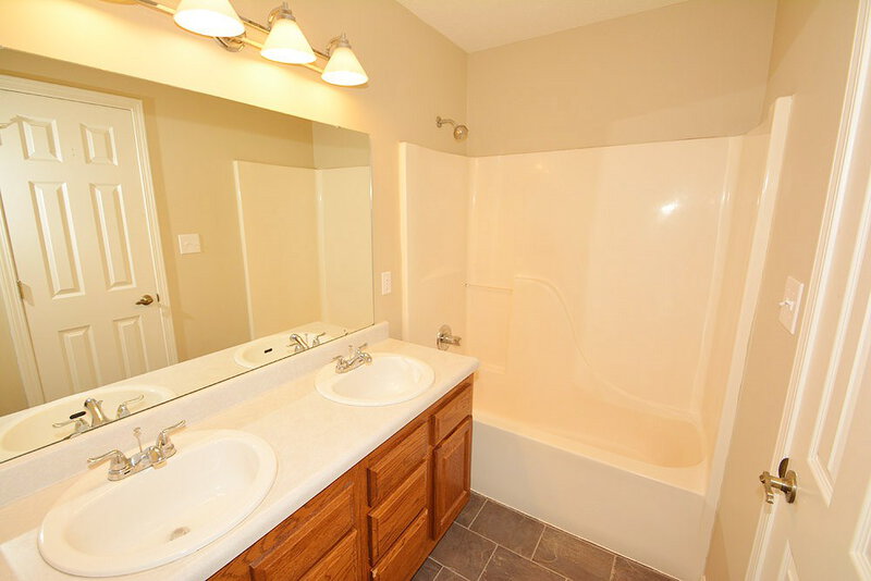 1,450/Mo, 7510 Dry Branch Ct Indianapolis, IN 46236 Master Bathroom View