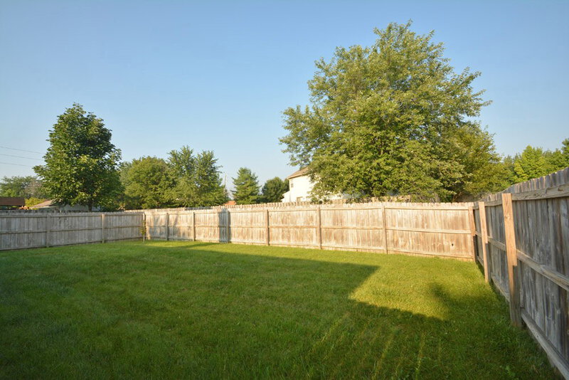 1,450/Mo, 7510 Dry Branch Ct Indianapolis, IN 46236 Yard View