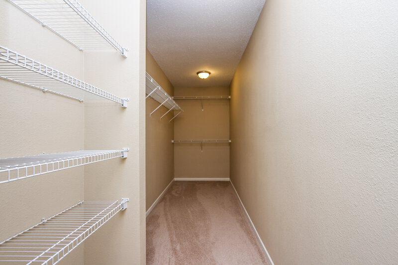 1,620/Mo, 10926 Gathering Dr Indianapolis, IN 46259 Walk In Closet View