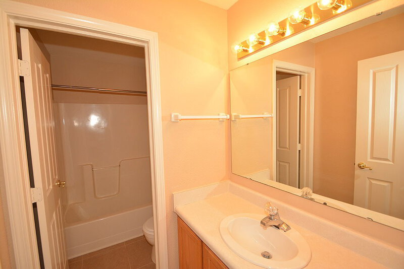 2,005/Mo, 9855 Glenburr Ct Fishers, IN 46038 Bathroom View 2