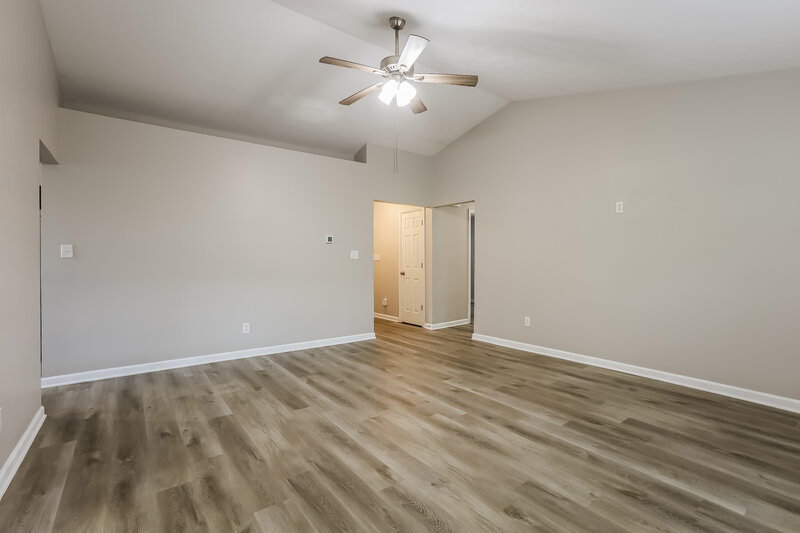 1,960/Mo, 6114 King Lear Ct Indianapolis, IN 46254 Living Room View 2