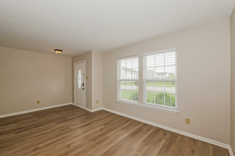 1,645/Mo, 10646 Pavilion Dr Indianapolis, IN 46259 Living Room View