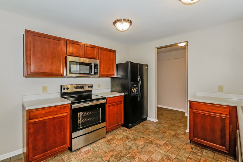 1,645/Mo, 10646 Pavilion Dr Indianapolis, IN 46259 Kitchen View