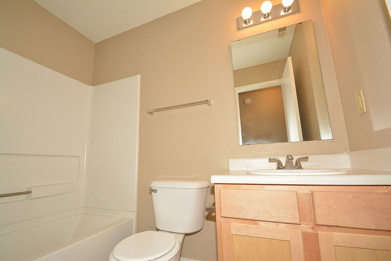 2,370/Mo, 6792 W Raleigh Dr McCordsville, IN 46055 Bathroom View 3