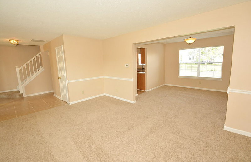 1,660/Mo, 10211 Carmine Dr Noblesville, IN 46060 Living Room View 3