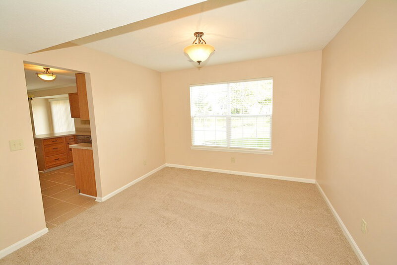 1,660/Mo, 10211 Carmine Dr Noblesville, IN 46060 Dining Room View