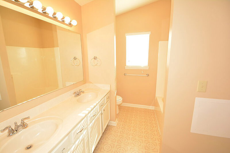 1,660/Mo, 10211 Carmine Dr Noblesville, IN 46060 Master Bathroom View