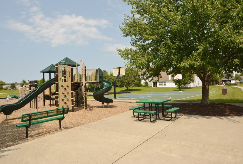 1,660/Mo, 10211 Carmine Dr Noblesville, IN 46060 Playground View
