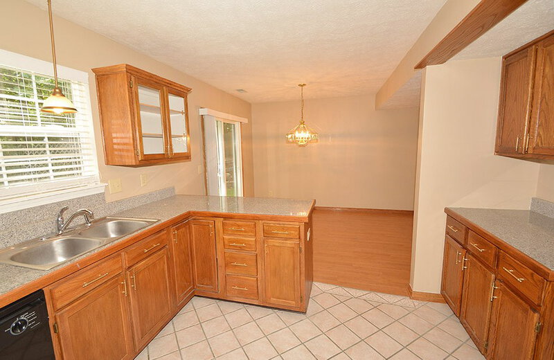 1,540/Mo, 8555 Country Club Blvd Indianapolis, IN 46234 Kitchen View 4