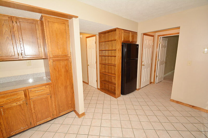 1,540/Mo, 8555 Country Club Blvd Indianapolis, IN 46234 Kitchen View 6