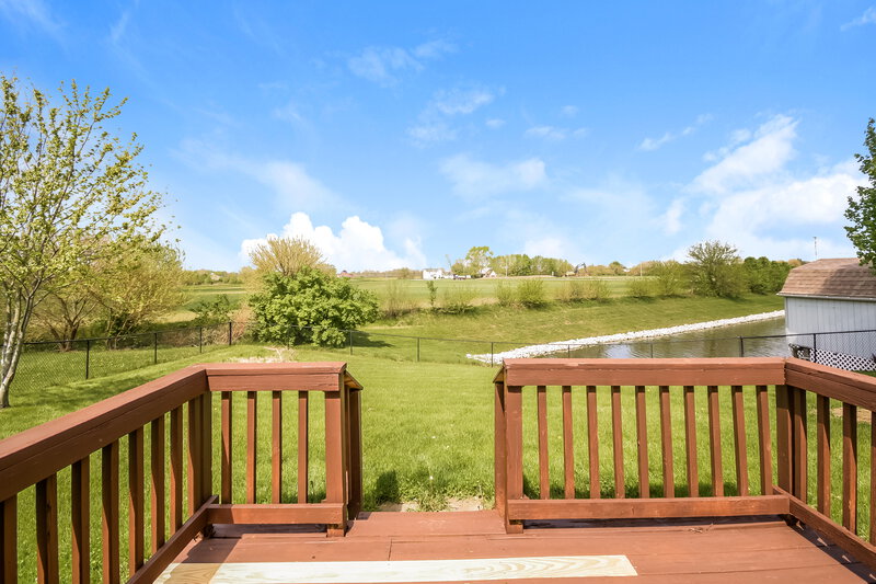 1,790/Mo, 2822 Woodfield Blvd Franklin, IN 46131 Deck View
