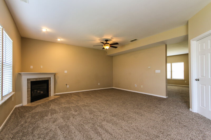 1,895/Mo, 15410 Dry Creek Rd Noblesville, IN 46060 Family Room View