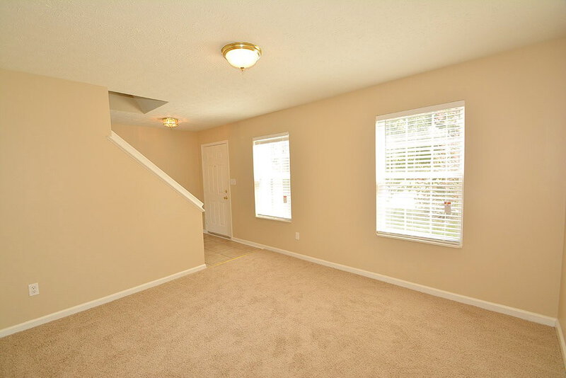 1,880/Mo, 3208 Weller Dr Indianapolis, IN 46268 Living Room View