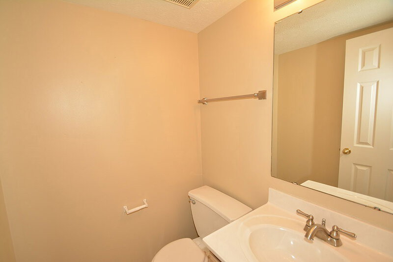 1,880/Mo, 3208 Weller Dr Indianapolis, IN 46268 Bathroom View