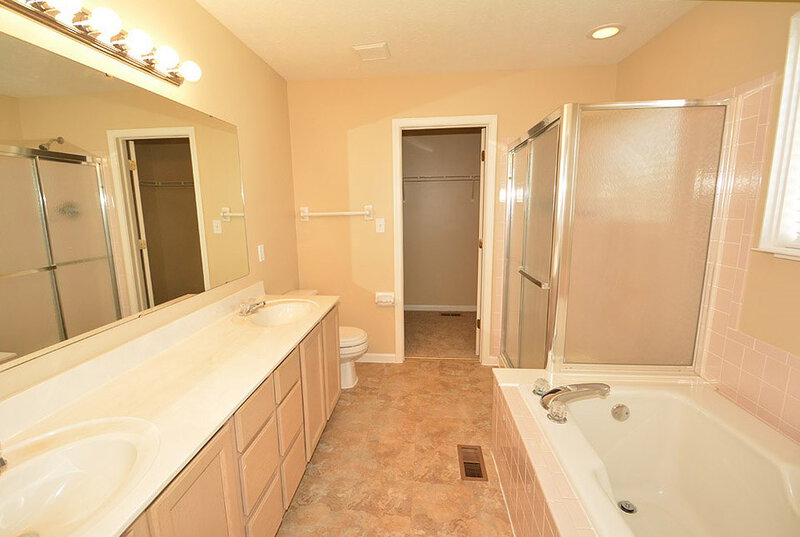 1,880/Mo, 3208 Weller Dr Indianapolis, IN 46268 Master Bathroom View