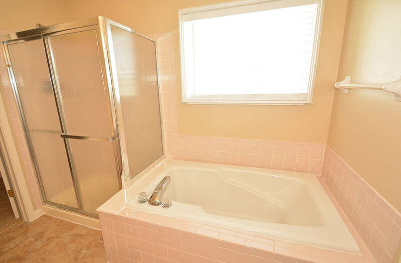 1,880/Mo, 3208 Weller Dr Indianapolis, IN 46268 Master Bathroom View 2