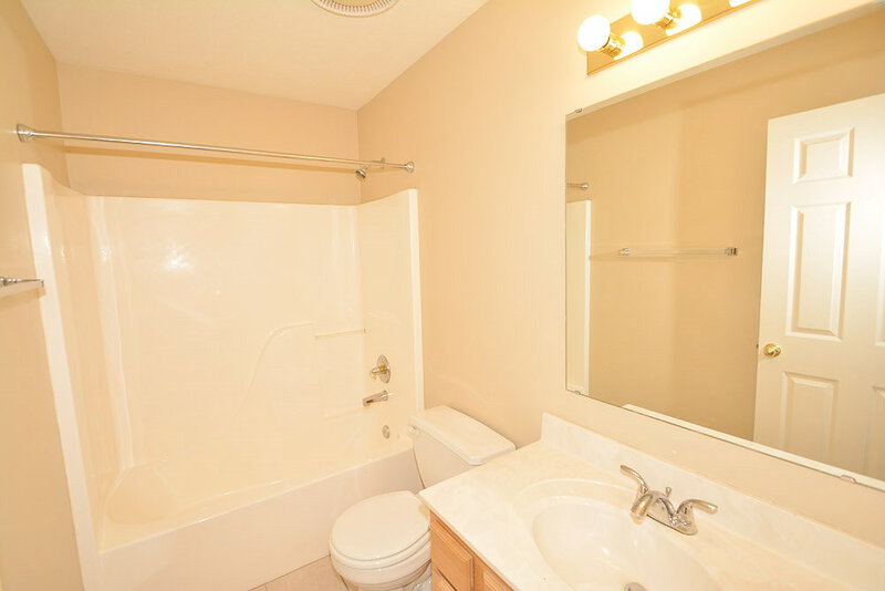 1,720/Mo, 12951 Rawlings Ct Fishers, IN 46038 Bathroom View 3