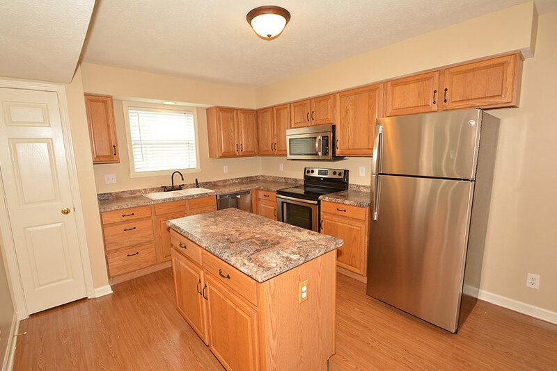 1,570/Mo, 2220 Ring Necked Dr Indianapolis, IN 46234 Kitchen View 3