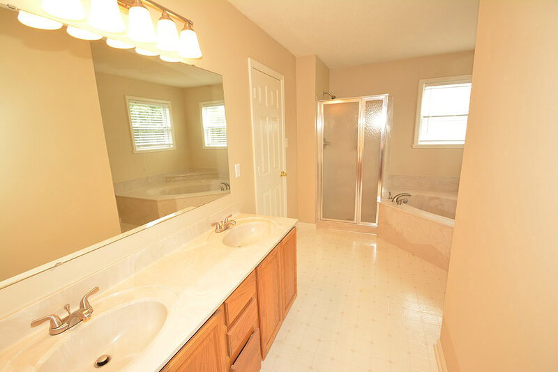 1,570/Mo, 2220 Ring Necked Dr Indianapolis, IN 46234 Master Bathroom View 2