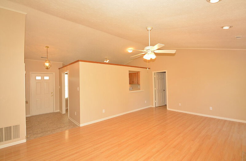 1,490/Mo, 7968 Sugar Berry Ct Indianapolis, IN 46236 Great Room View 2