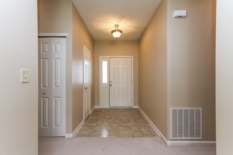 1,520/Mo, 8331 Chesterhill Ln Indianapolis, IN 46239 Foyer View