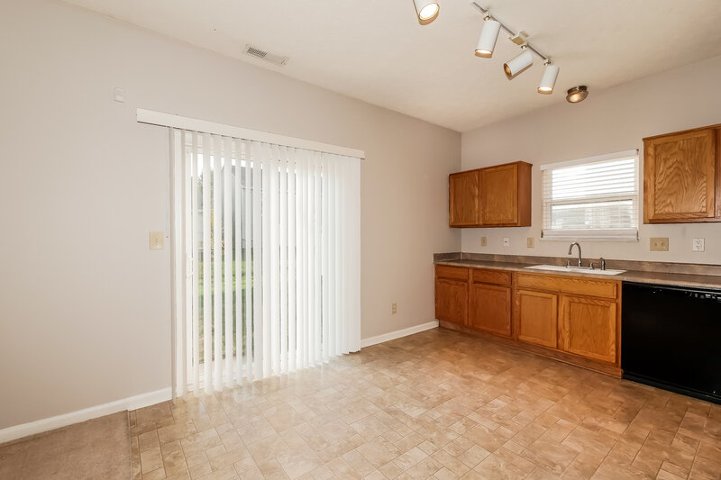 1,595/Mo, 8331 Chesterhill Ln Indianapolis, IN 46239 Dining Room View