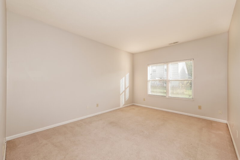 1,595/Mo, 8331 Chesterhill Ln Indianapolis, IN 46239 Main Bedroom View 2