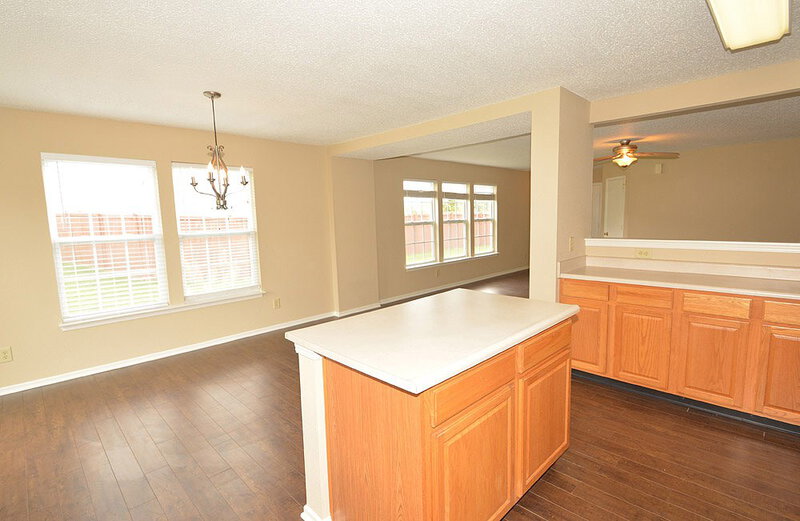 1,745/Mo, 10356 Cotton Blossom Dr Fishers, IN 46038 Kitchen View 4