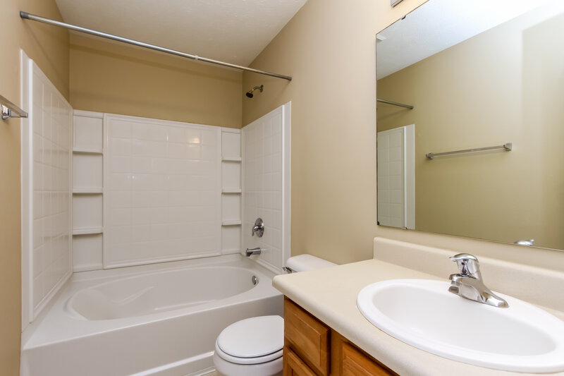 1,740/Mo, 11407 Seabiscuit Dr Noblesville, IN 46060 Master Bathroom View