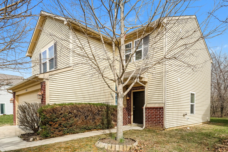 1,850/Mo, 2409 Woodfield Blvd Franklin, IN 46131 Front View