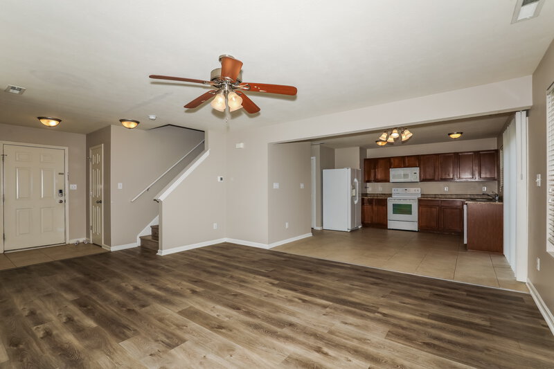 1,850/Mo, 2409 Woodfield Blvd Franklin, IN 46131 Living Room View