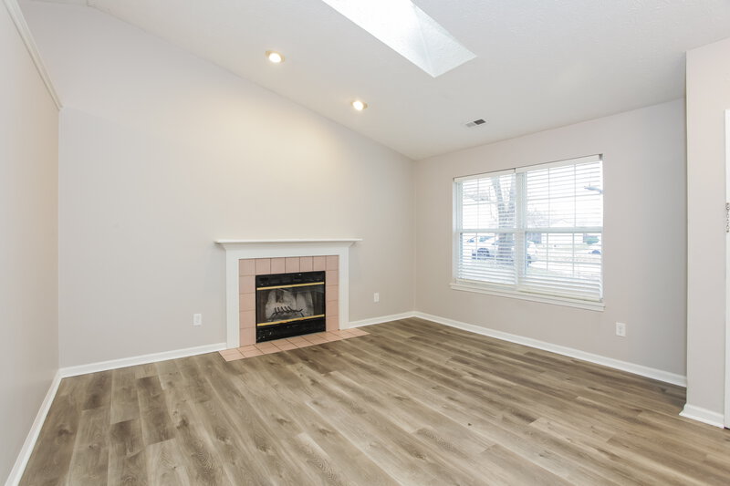 1,900/Mo, 6337 Cooperstone Ct Indianapolis, IN 46268 Living Room View