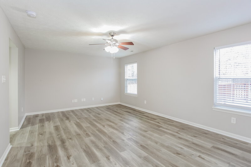 1,900/Mo, 6337 Cooperstone Ct Indianapolis, IN 46268 Family Room View 2