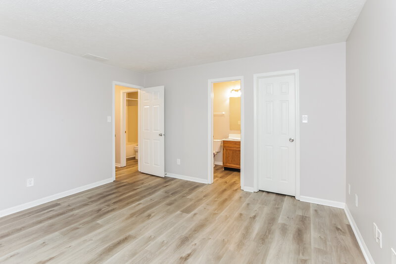 1,900/Mo, 6337 Cooperstone Ct Indianapolis, IN 46268 Main Bedroom View