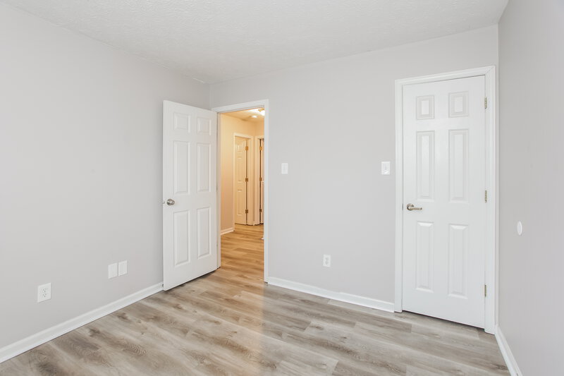 1,900/Mo, 6337 Cooperstone Ct Indianapolis, IN 46268 Bedroom View 2