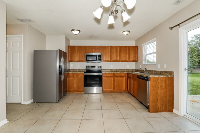 2,005/Mo, 3433 Black Forest Ln Indianapolis, IN 46239 Dining Room View 2
