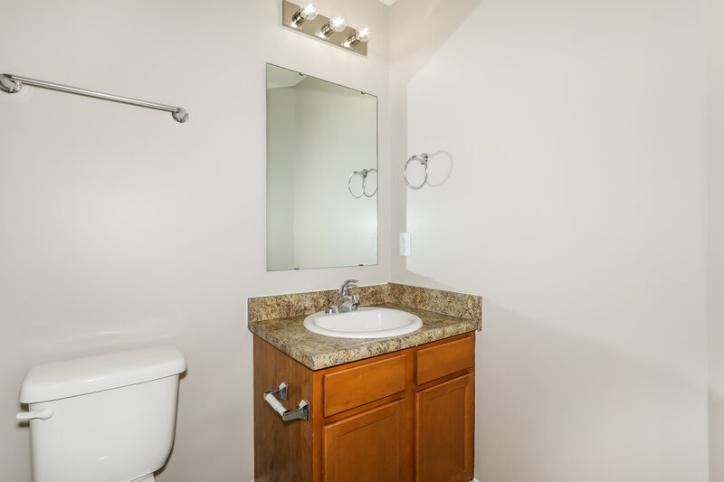 2,005/Mo, 3433 Black Forest Ln Indianapolis, IN 46239 Bathroom View