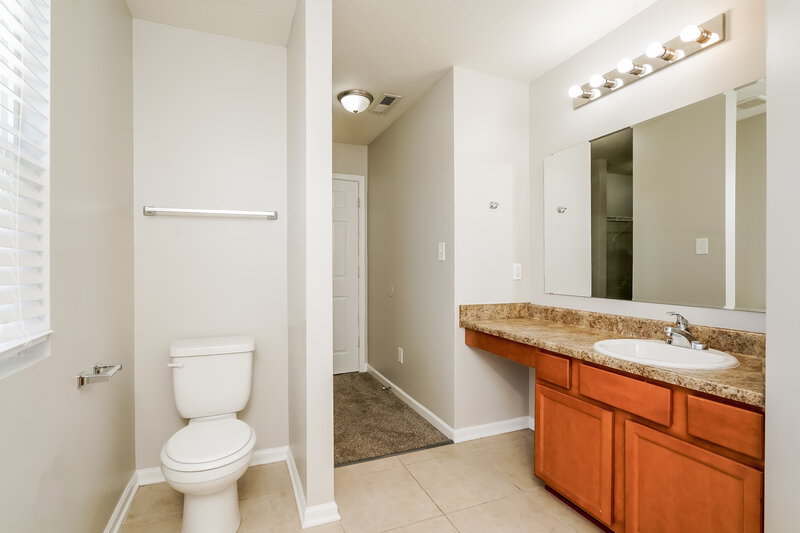 1,745/Mo, 3341 Black Forest Ln Indianapolis, IN 46239 Main Bathroom View 2