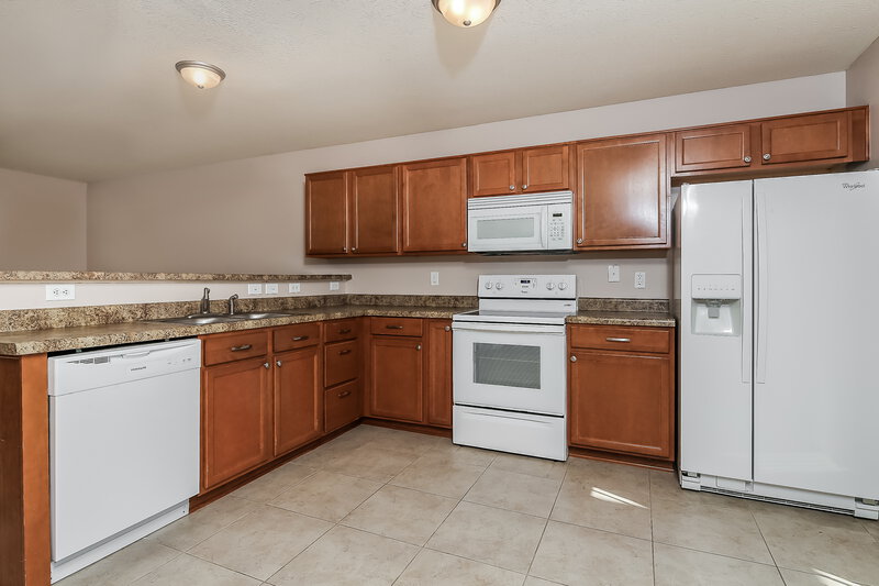 2,460/Mo, 2339 Bristol Dr Franklin, IN 46131 Kitchen View 2